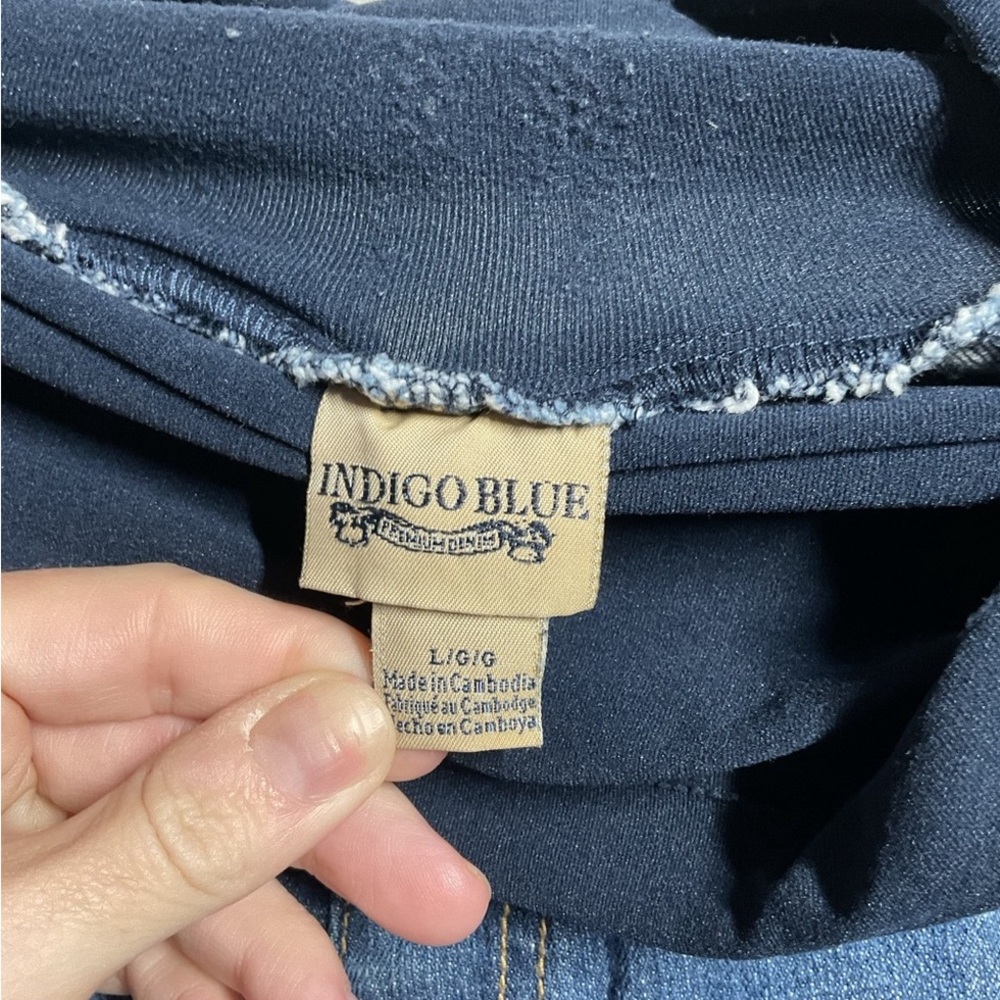 Indigo Blue Denim Distressed Jeans in Large - Picture 3 of 4